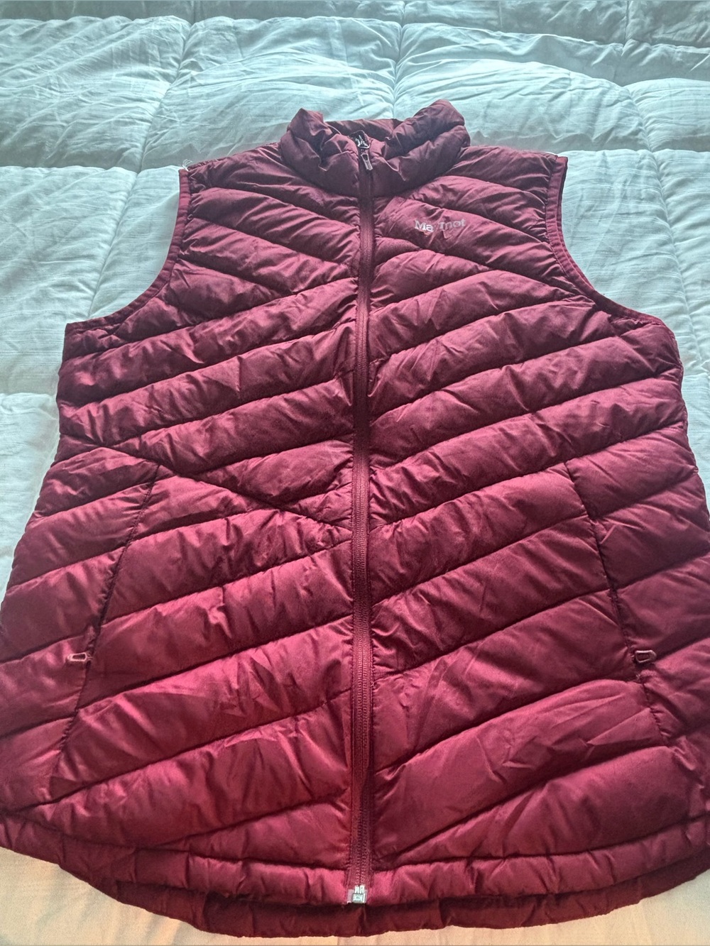 Marmot 700 Full Red Puffer Vest Size XL